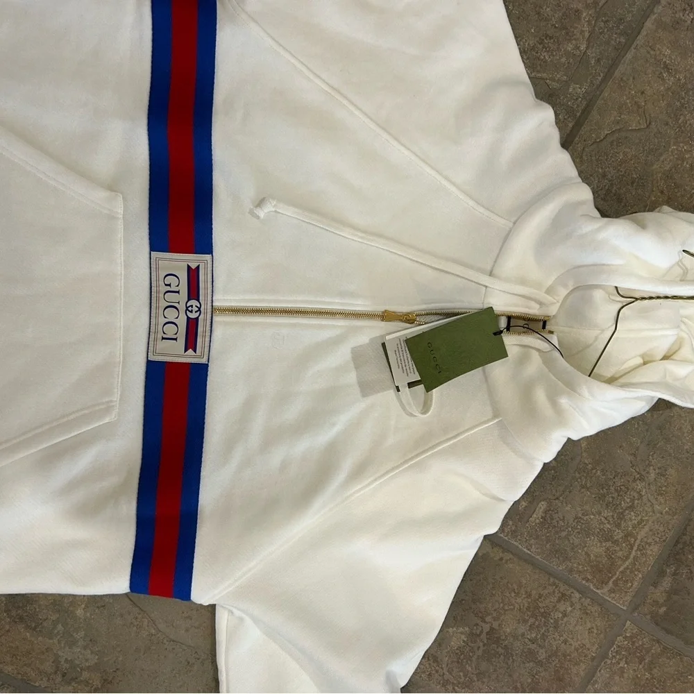 Men's Gucci, cotton jersey half zip closure,, hoodie size XS  fits like medium